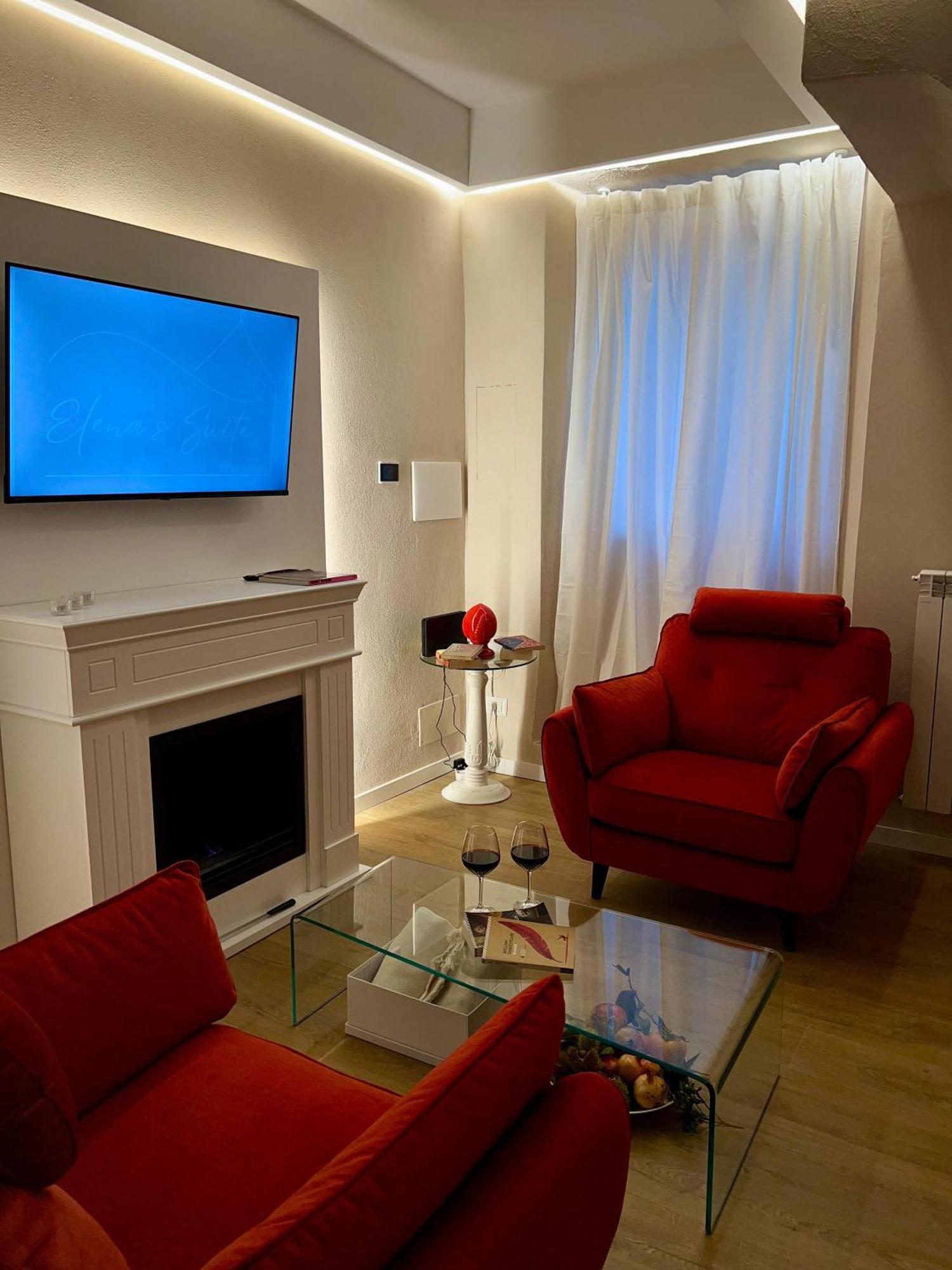 Elena'S Suite Sutri Esterno foto